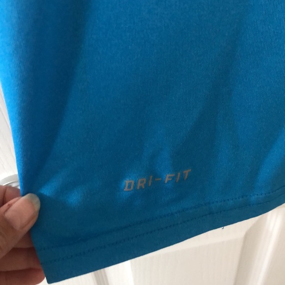 Men’s Nike Dry Fit - Picture 2 of 6